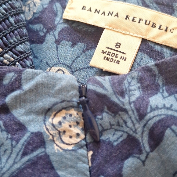 3/$20-Banana Republic Blue Cotton Mini Skirt, Floral - Picture 8 of 10